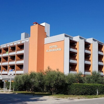 Hotel Albamaris, Biograd