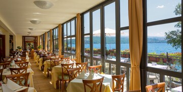 Hrvatska, Grand Hotel 4 opatijska cvijeta, restoran uz pogled na more