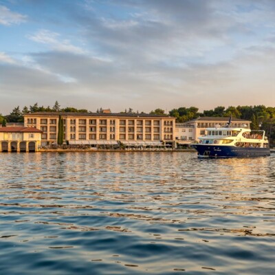 Hotel Neptun, pogled s mora