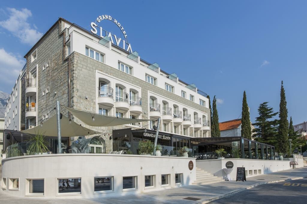 Baška Voda, Grand Hotel Slavia