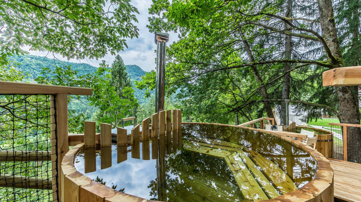 Ribno, Glamping kuće, drvena kada