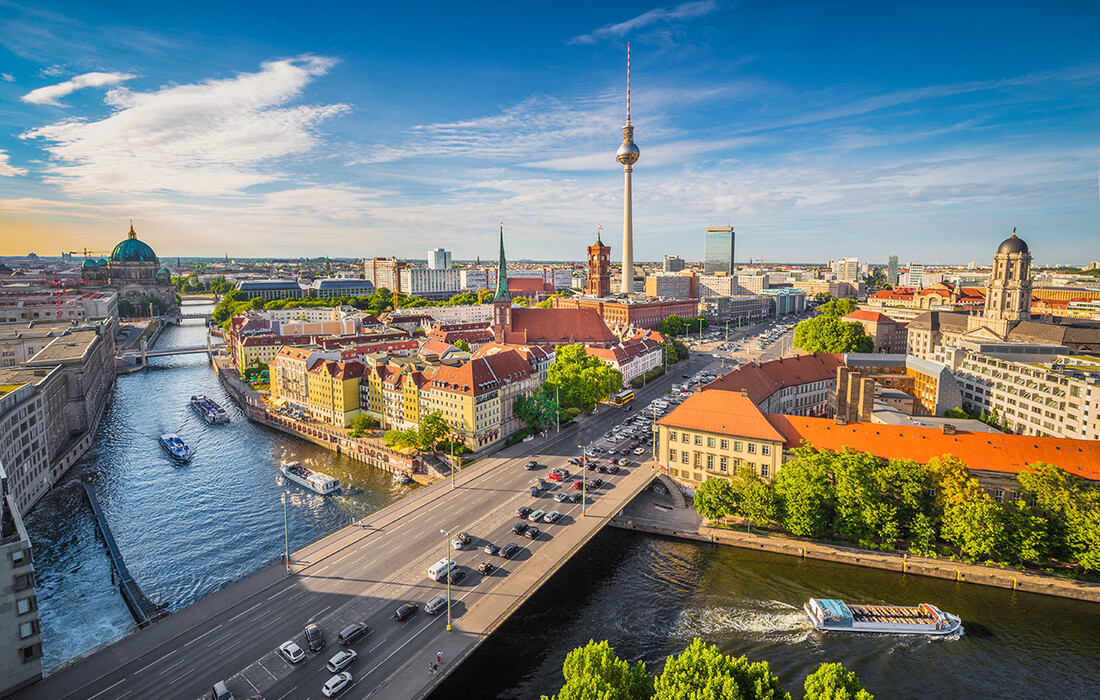 Berlin, prekrasan pogled na grad, putovanje autobusom, Mondo travel