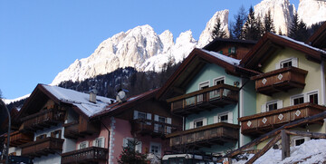 Skijanje u Italiji, Campitello di Fassa, Apartmani Eurochalet, pogled izvana