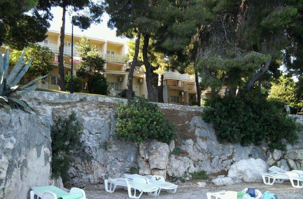 Hotel Jadran,plaža ispod hotela