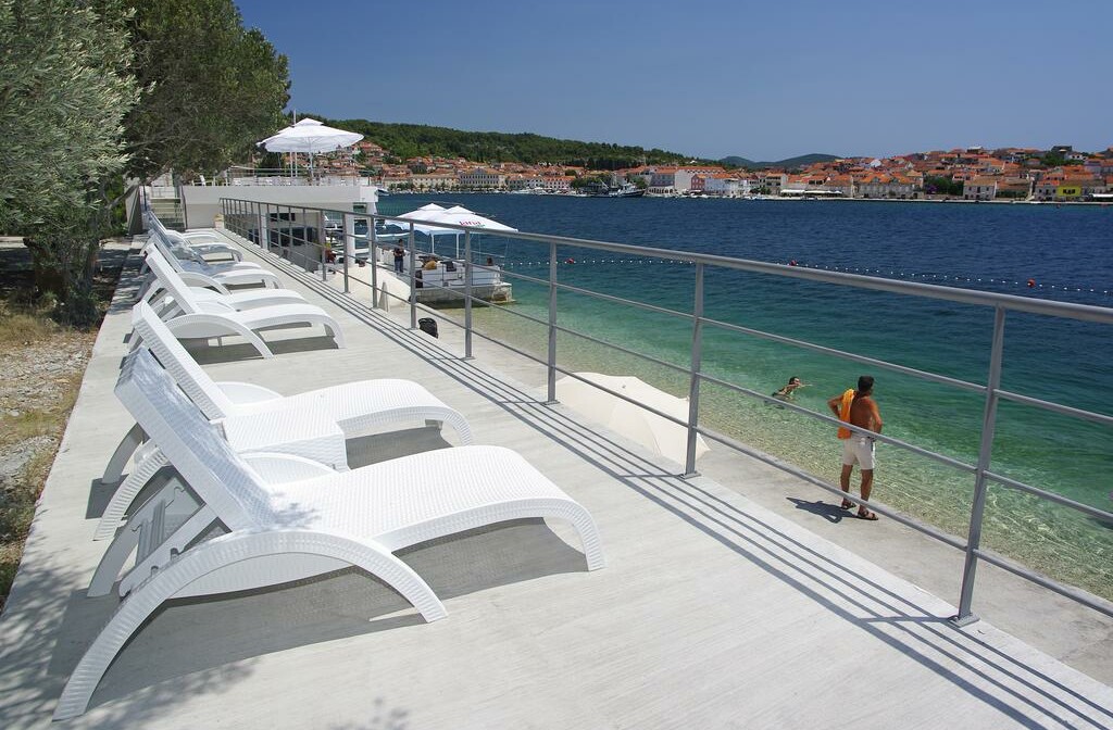 Otok Korčula, Vela Luka, Hotel Korkyra, plaža