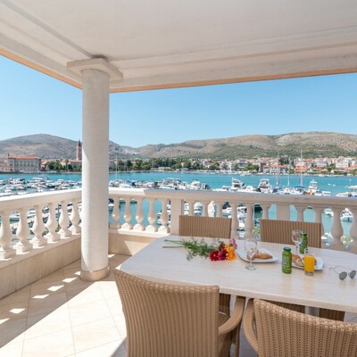 Trogir, Hotel Palace, terasa