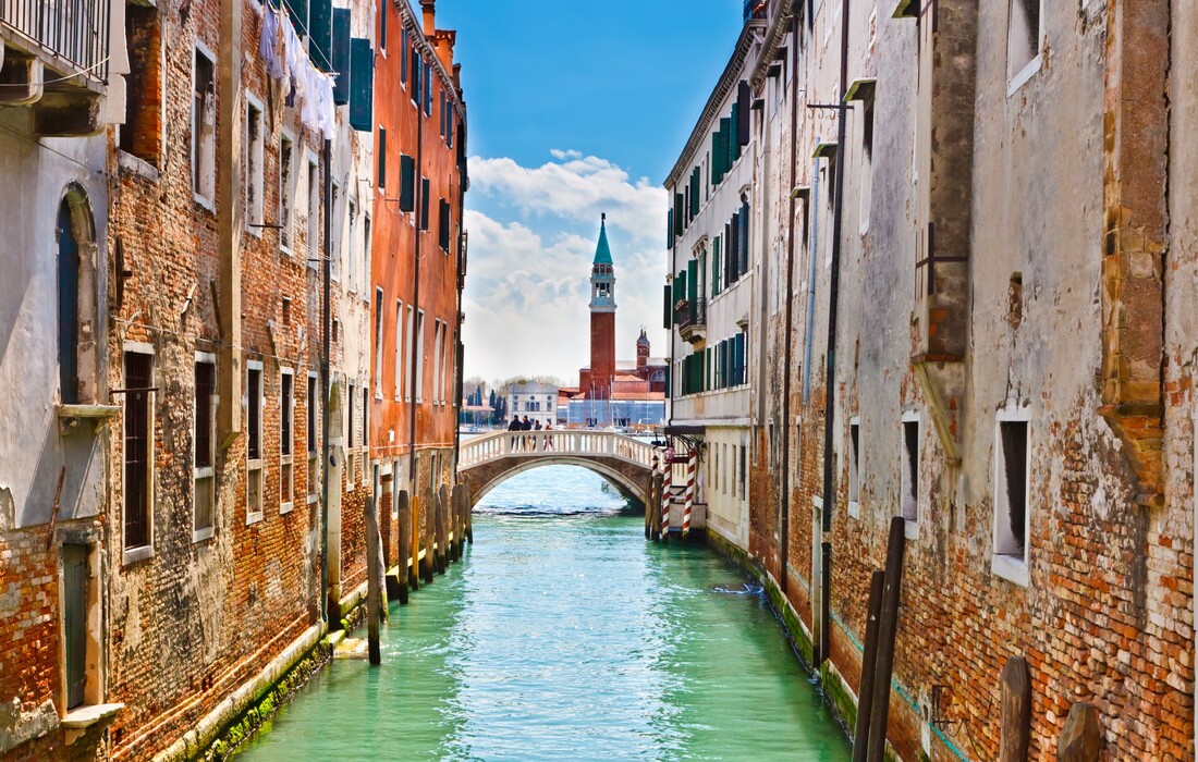 pogled kroz kanal u Veneciji, autobusna putovanja, Mondo travel, europska putovanja, garantirani pol