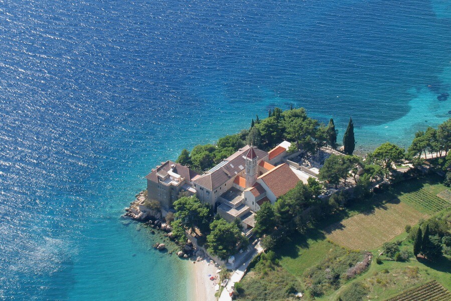 Bol, Heritage hotel Sveti Križ