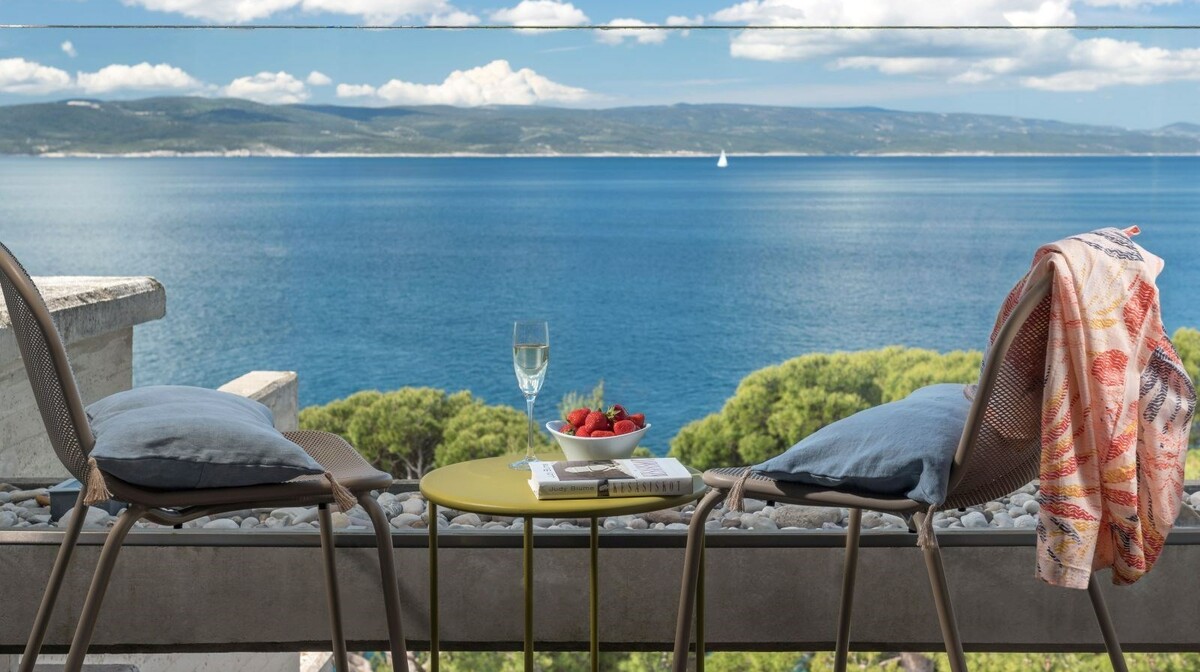Prekrasan pogled na more sa balkona sobe Bluesun hotela Berulia beack, mondo travel