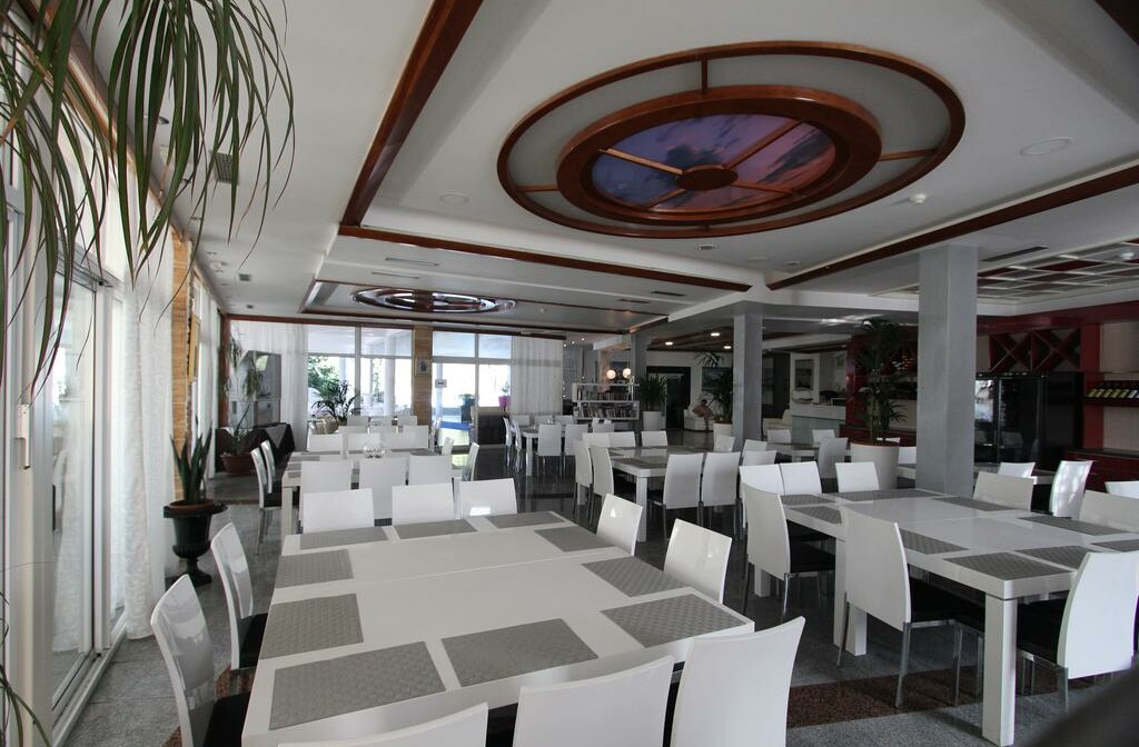 Čiovo, Hotel Sveti Križ, restoran