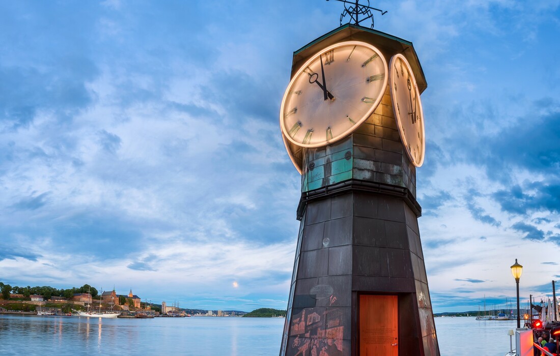 Toranj sa satom u Oslu, putovanje u Oslo, Skandinavija