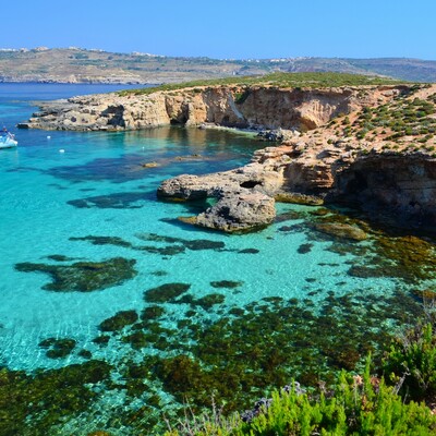 Malta, Comino, predivna tirkizna plaža, ljetovanje na mediteranu, direktni letovi, 
