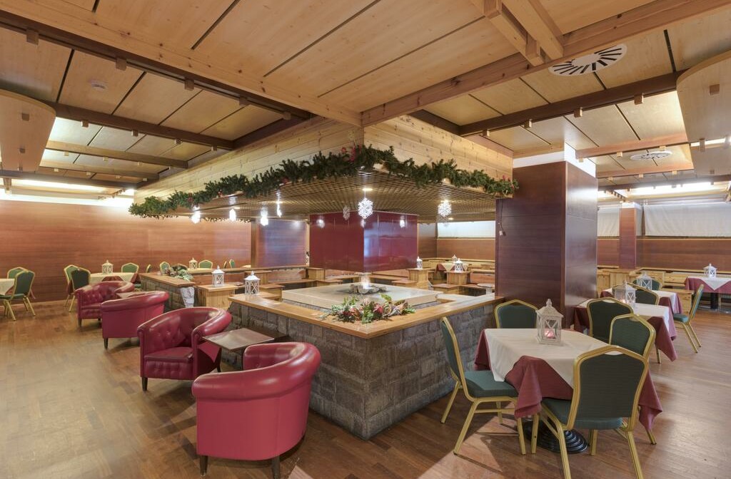 Skijanje u Italiji, Hotel Regina e Fassa, kamin