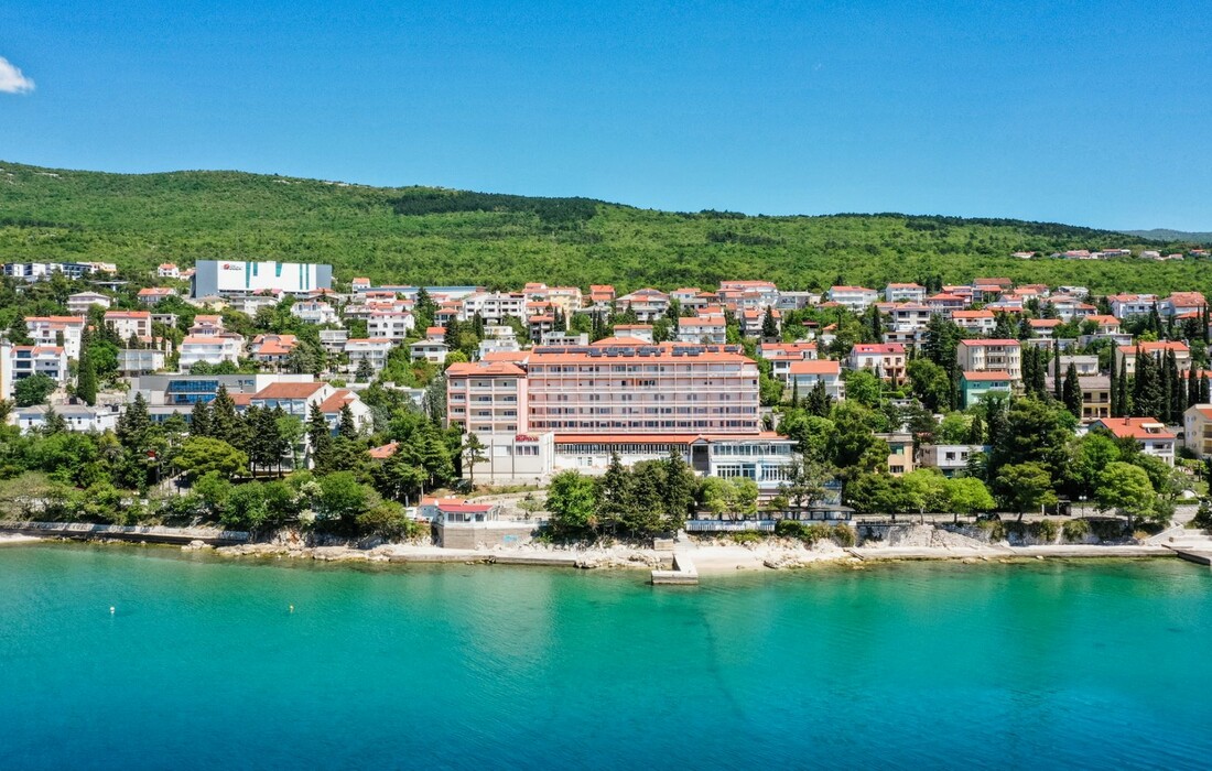 Panorama hotela Mediteran u Crikvenici.