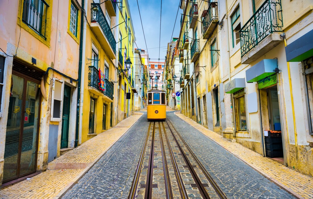 Žuti tramvaj u Lisabonu, putovanje u Lisabon