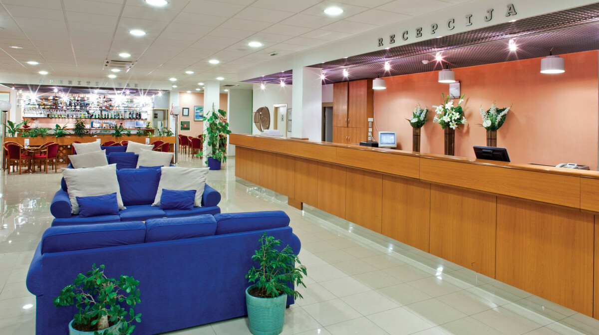 Recepcija i lobby hotela Bluesun Marina, Brela, mondo travel