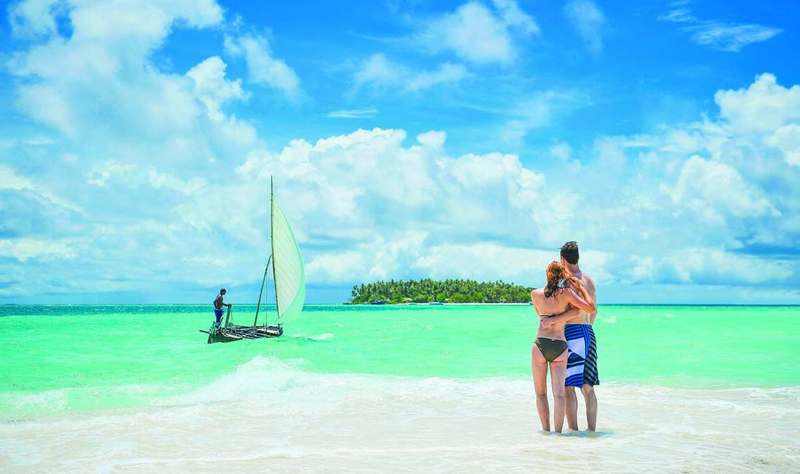Maldivi romantika na plaži, Malahini Kuda Bandos