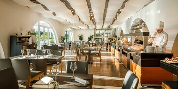 Restoran hotela Aminess Mangal u Njivicama, mondo travel