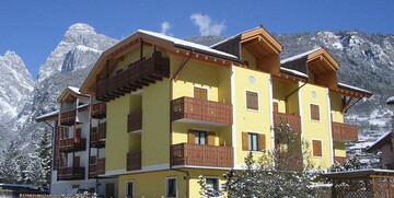 Skijanje u Italiji, skijalište Andalo/Paganella, Molveno, Apartmani Alpenrose, pogled izvana