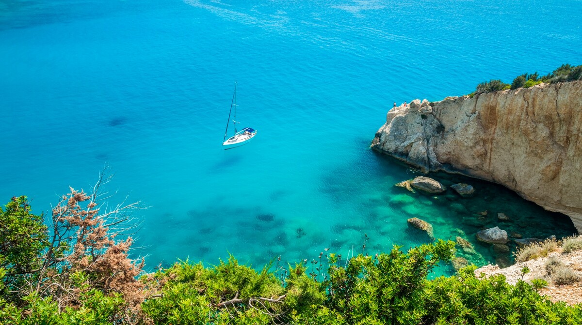 Lefkas, skupina grčkih pravoslavnih manastira izgrađenih na visokim kamenim liticama