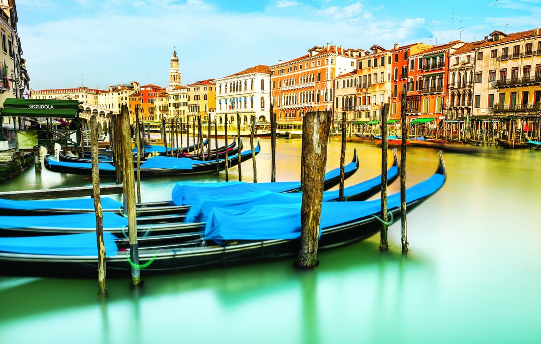 tradicionalne Venecijanske gondole, autobusna putovanja, Mondo travel, europska putovanja