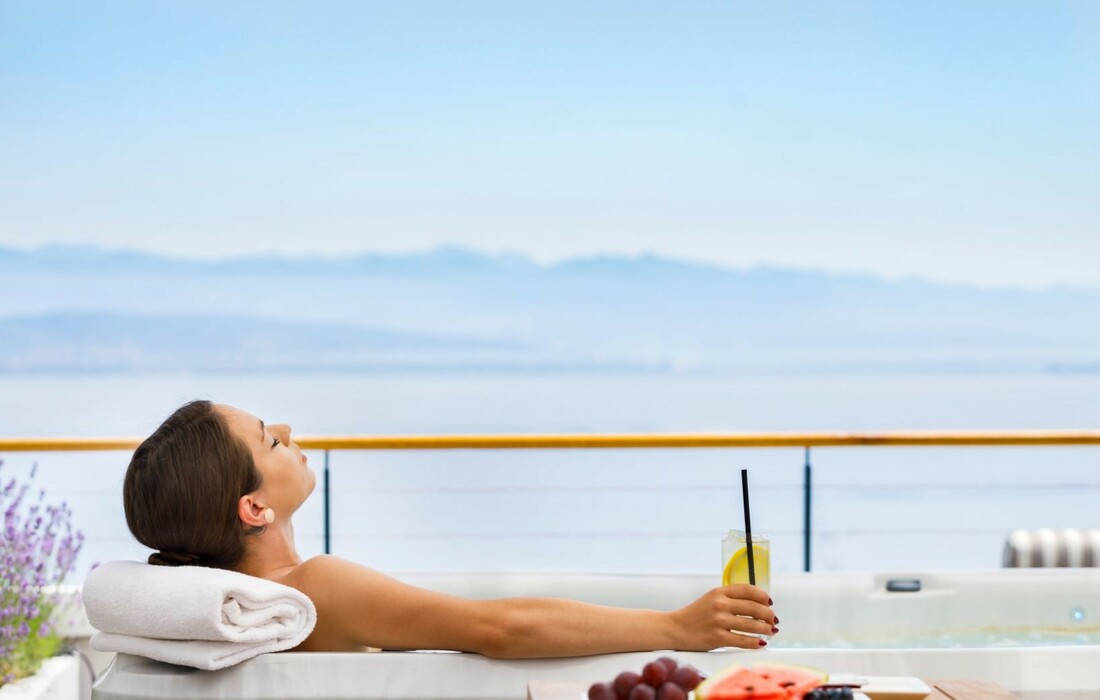 Opuštanje s pogledom na kvarnerski zaljev u hotelu Admiral, Opatija