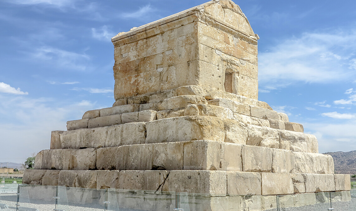 Iran, Pasargada, grobnici Kira Velikog, putovanje u Iran, vođena tura, putovanje s pratiteljem
