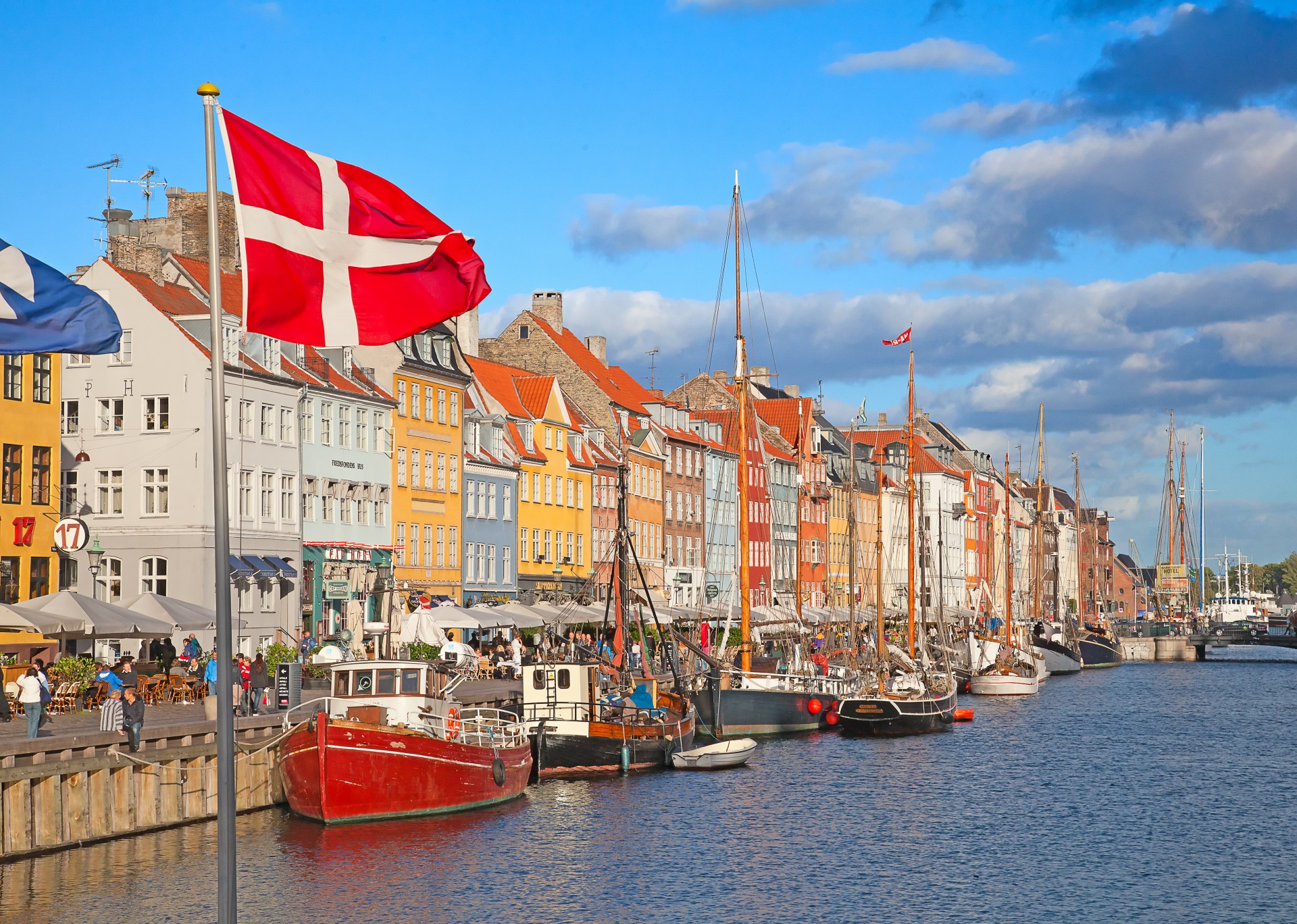 Kopenhagen, šarene zgrade i stari jedrenjaci, putovanje zrakoplovom